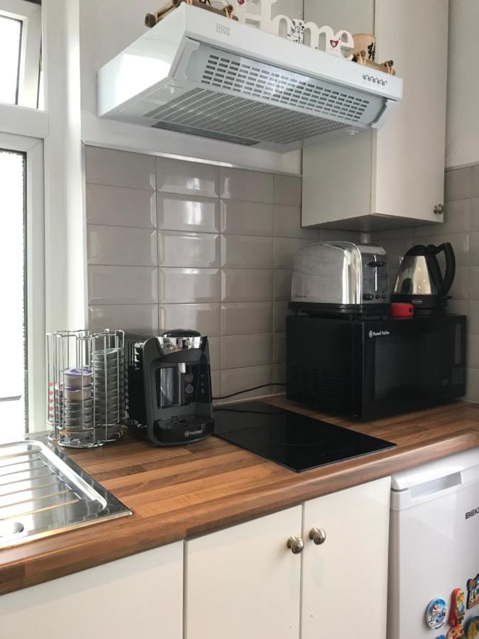 Studio Apartment Рейнъм Екстериор снимка