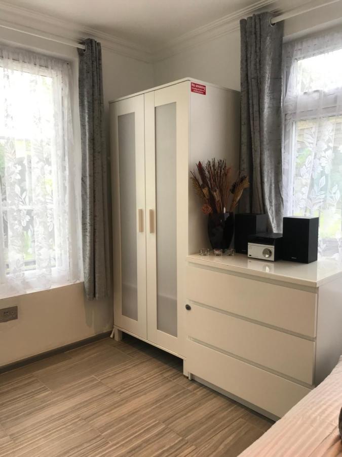 Studio Apartment Рейнъм Екстериор снимка