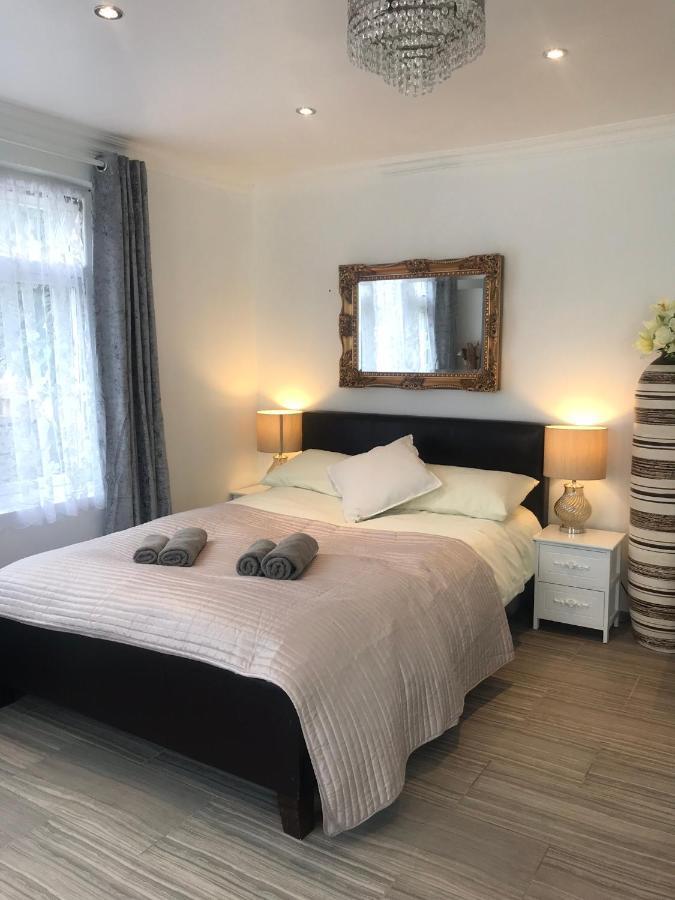 Studio Apartment Рейнъм Екстериор снимка